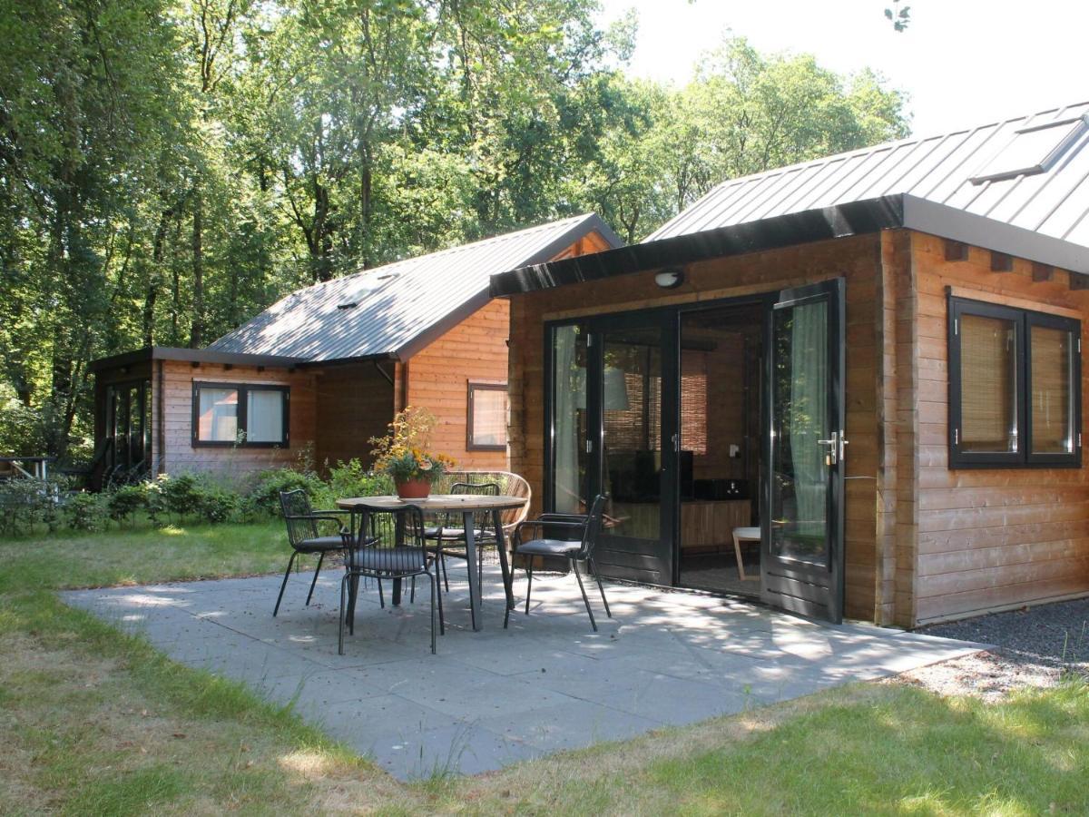 אוטרכט Cosy Wooden House Amid Woods In Soesterberg מראה חיצוני תמונה